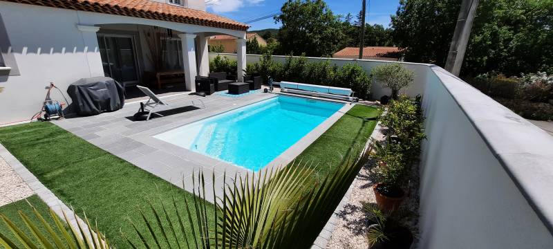 CELESTINE 6 Piscine coque polyester Blanche