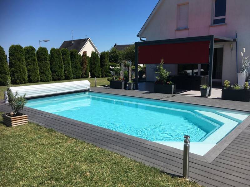 CELESTINE 8S Piscine coque polyester modèle à fond plat sur Rians