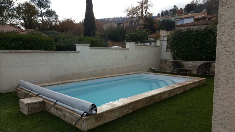 Piscine 6 m avec système de Bâche à barres