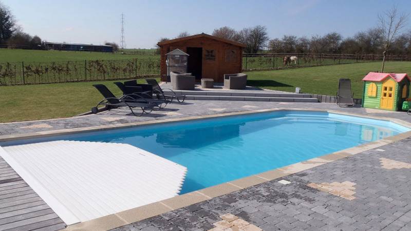 PISCINE COQUE POLYESTER 8M