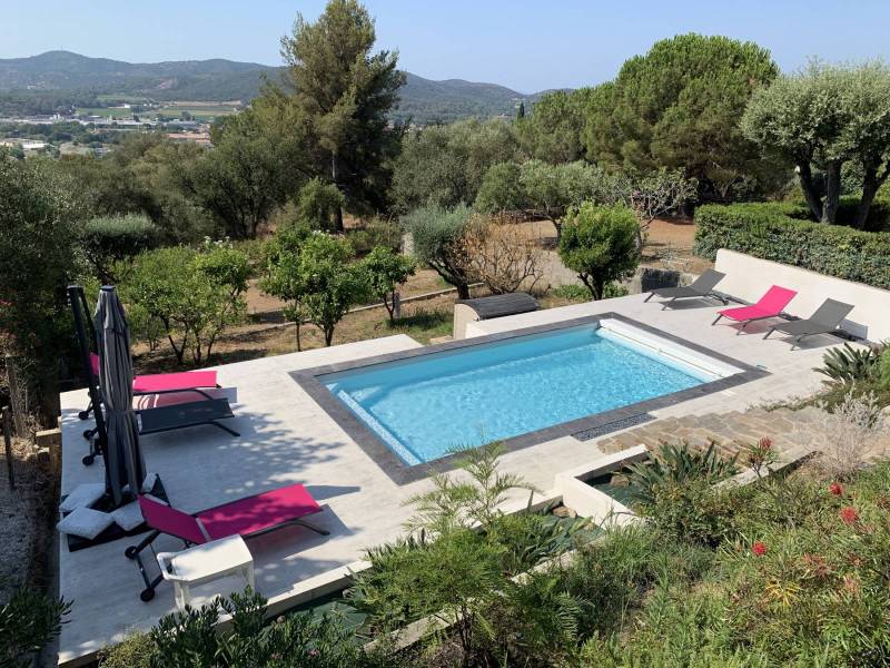 Pensez à la pose d'un volet immergé COVER'IN by MAYTRONICS