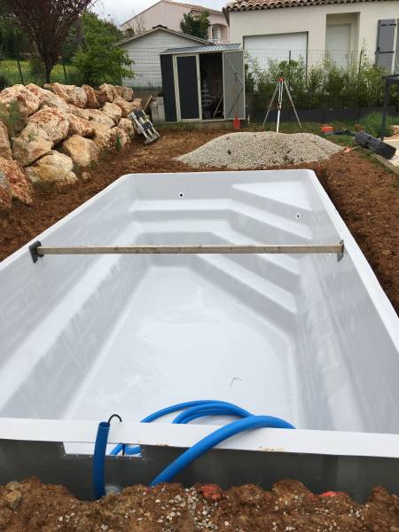 Calage de l'escalier et banquette ou caisson volet pour une coque en polyester BRIGNOLES