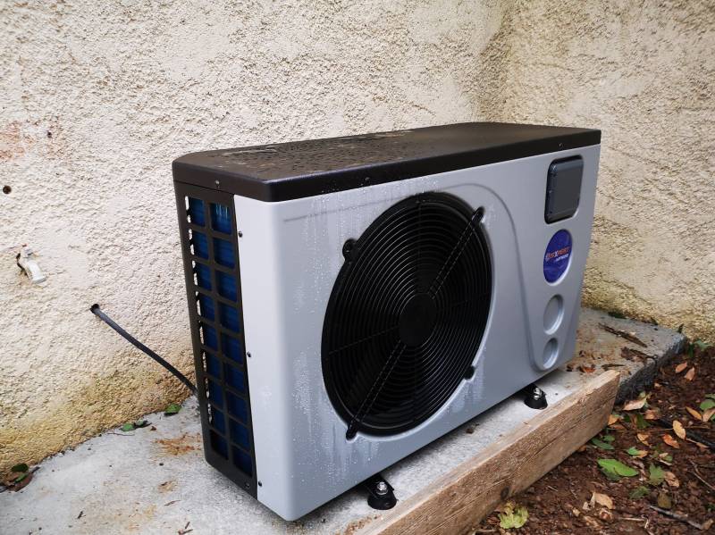 Installation d'une Pac pour piscine sur une dalle béton