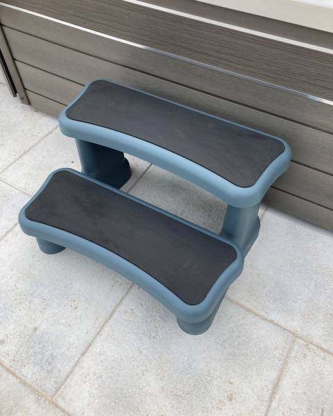 Escalier pour spa peips