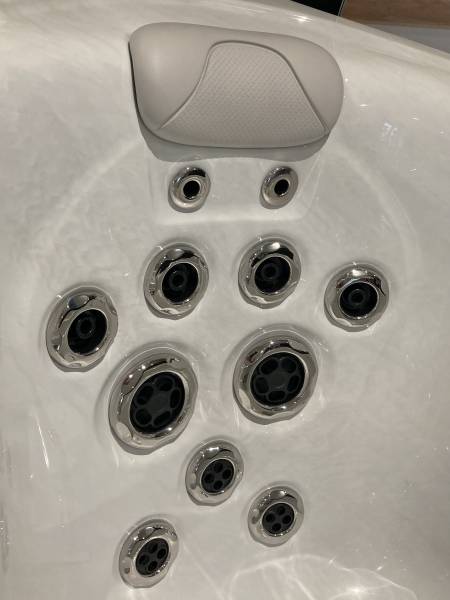 Spa 68 jets 5 places dont 2 allongées