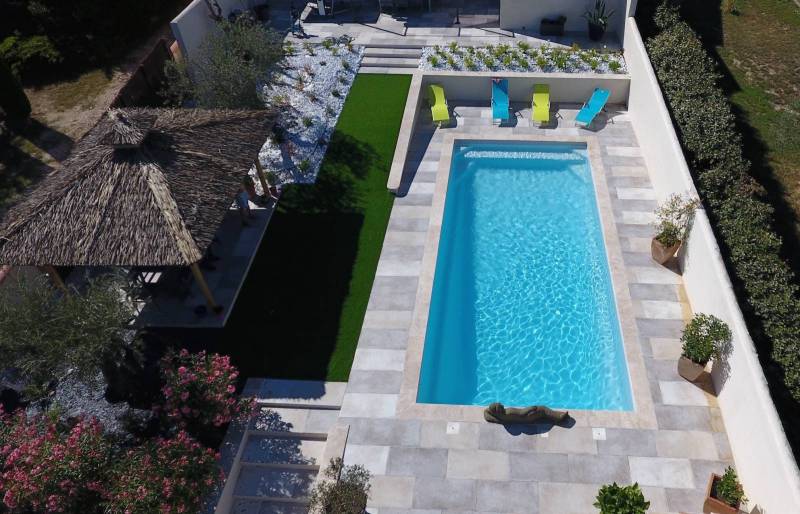 KRYPTONITE 8C Coque polyester à fond incliné dans le 83  SAINT ZACHARIE