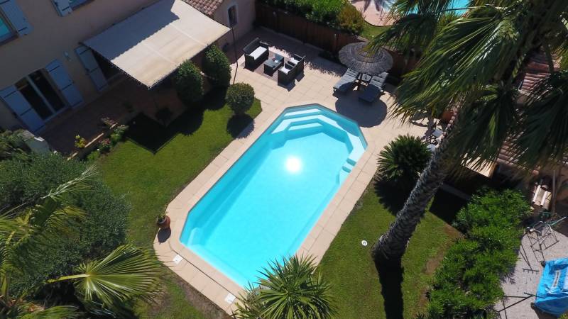 ONYX 8.50 Piscine fond incliné modèle BRIGNOLES