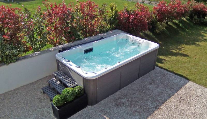 SPA DE NAGE - 54 Jets - SWIM SPA 1 by PEIPS - BESSE SUR ISSOLE