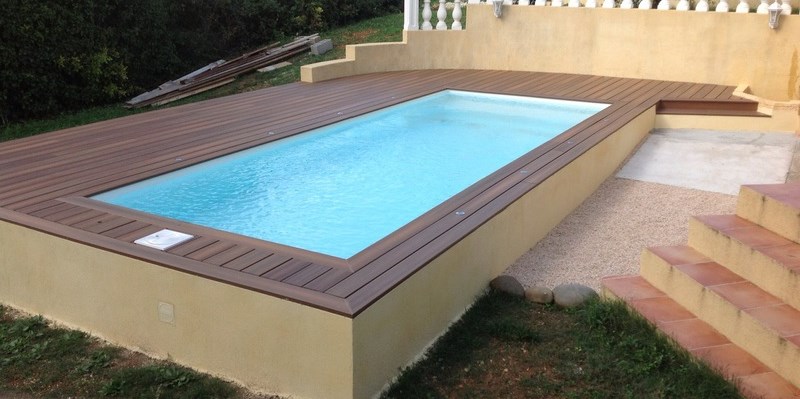 MILLENIUM Piscine coque polyester à fond plat à BESSE-SUR-ISSOLE