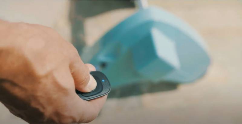 Enrouleur pour bache avec télécommande