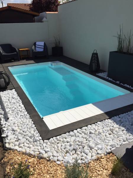 installation piscine coque polyester -10m² dans le var