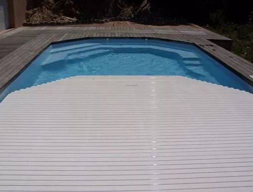 VOLET IMMERGE POUR PISCINE COQUE