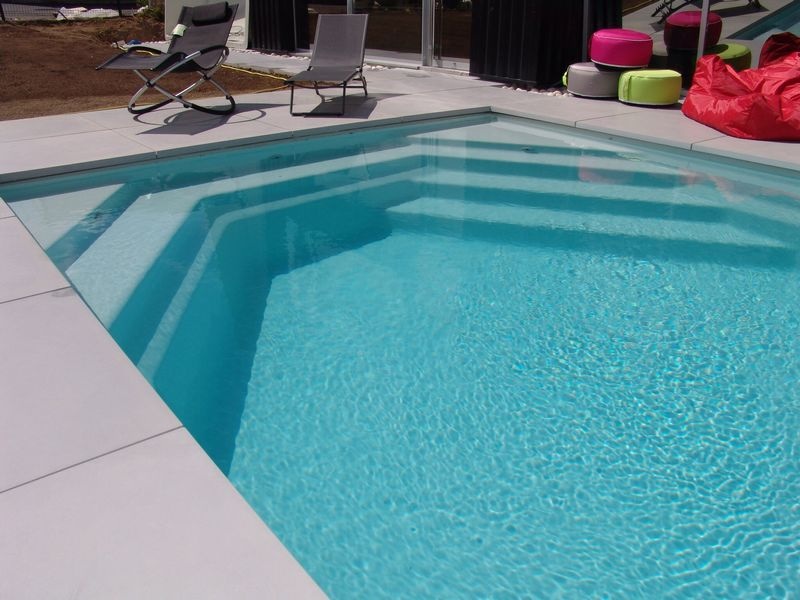 escalier de piscine coque